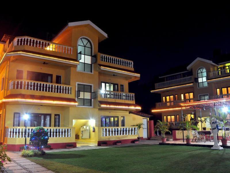 Marina Bay Beach Resort Candolim Exteriör bild
