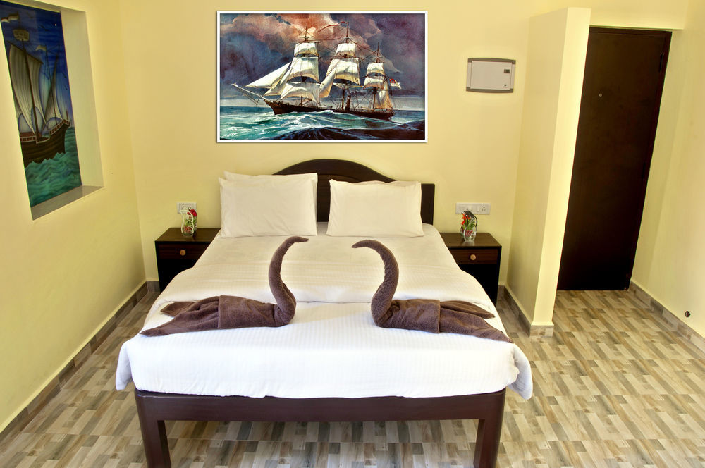 Marina Bay Beach Resort Candolim Exteriör bild