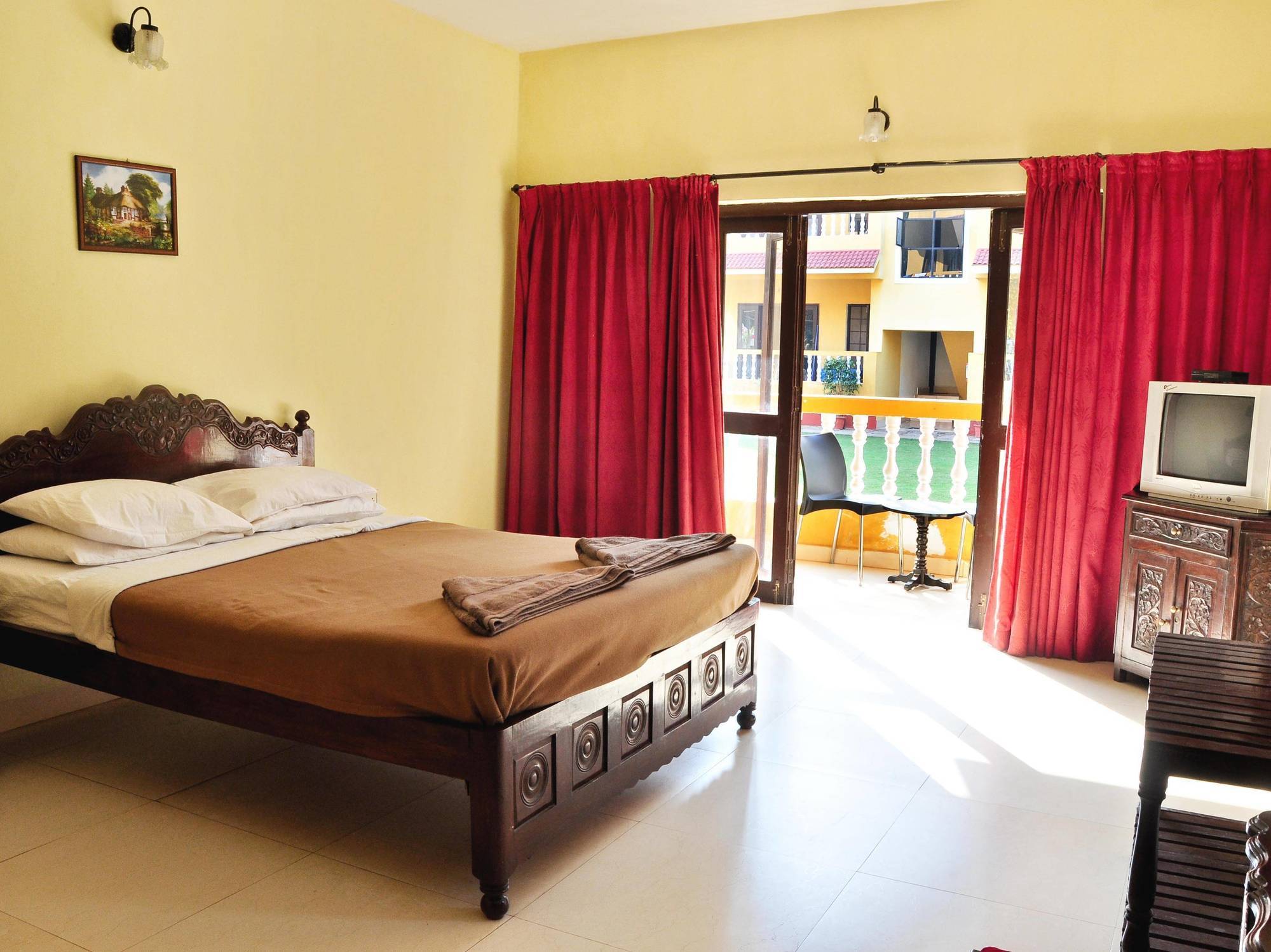 Marina Bay Beach Resort Candolim Exteriör bild