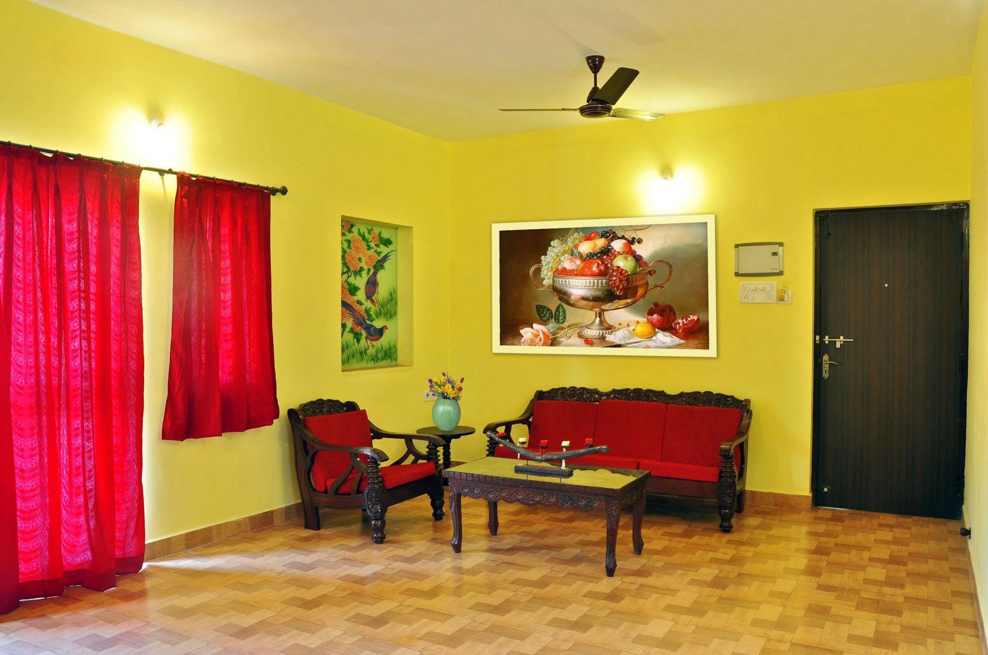 Marina Bay Beach Resort Candolim Exteriör bild