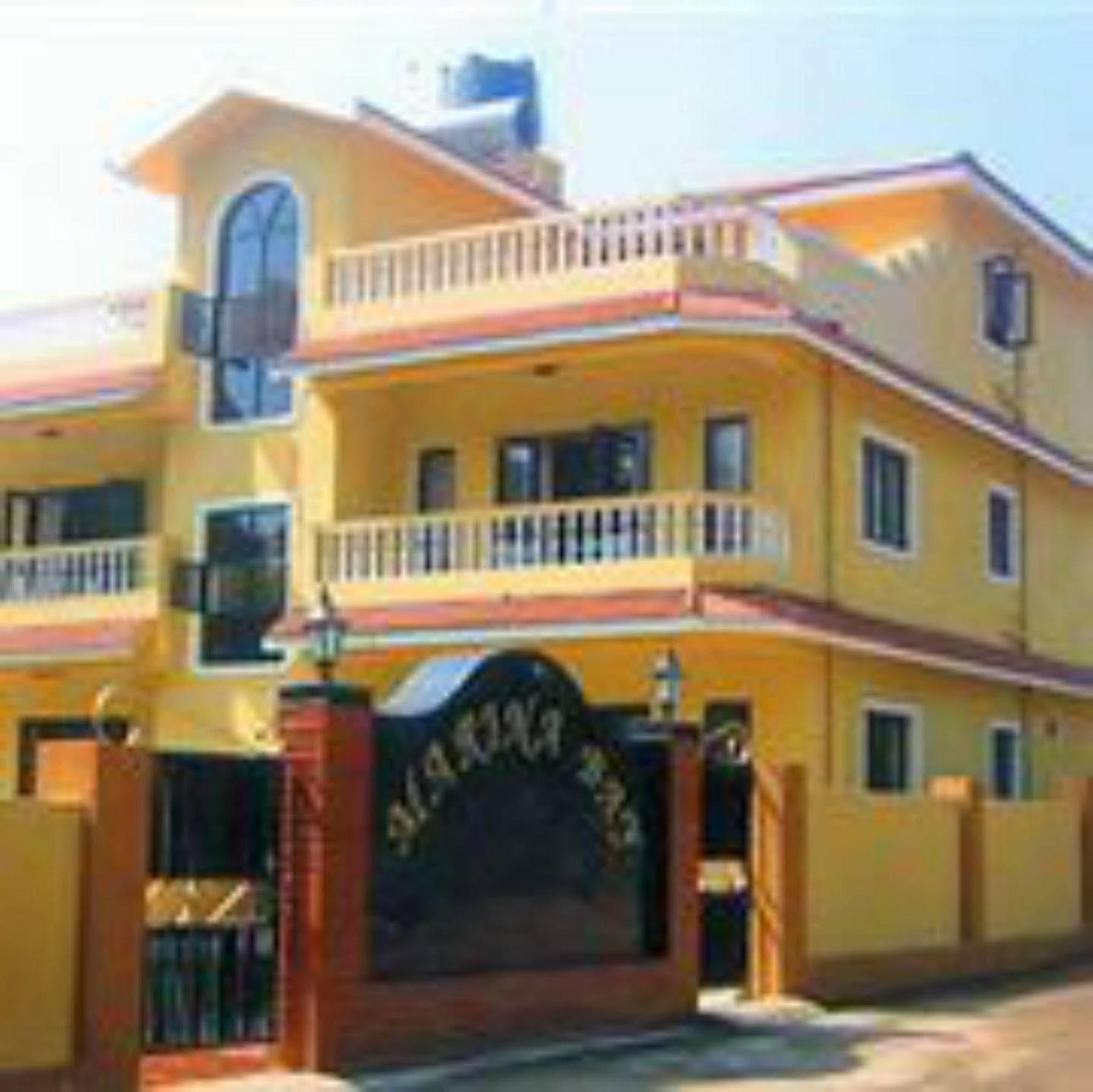 Marina Bay Beach Resort Candolim Exteriör bild