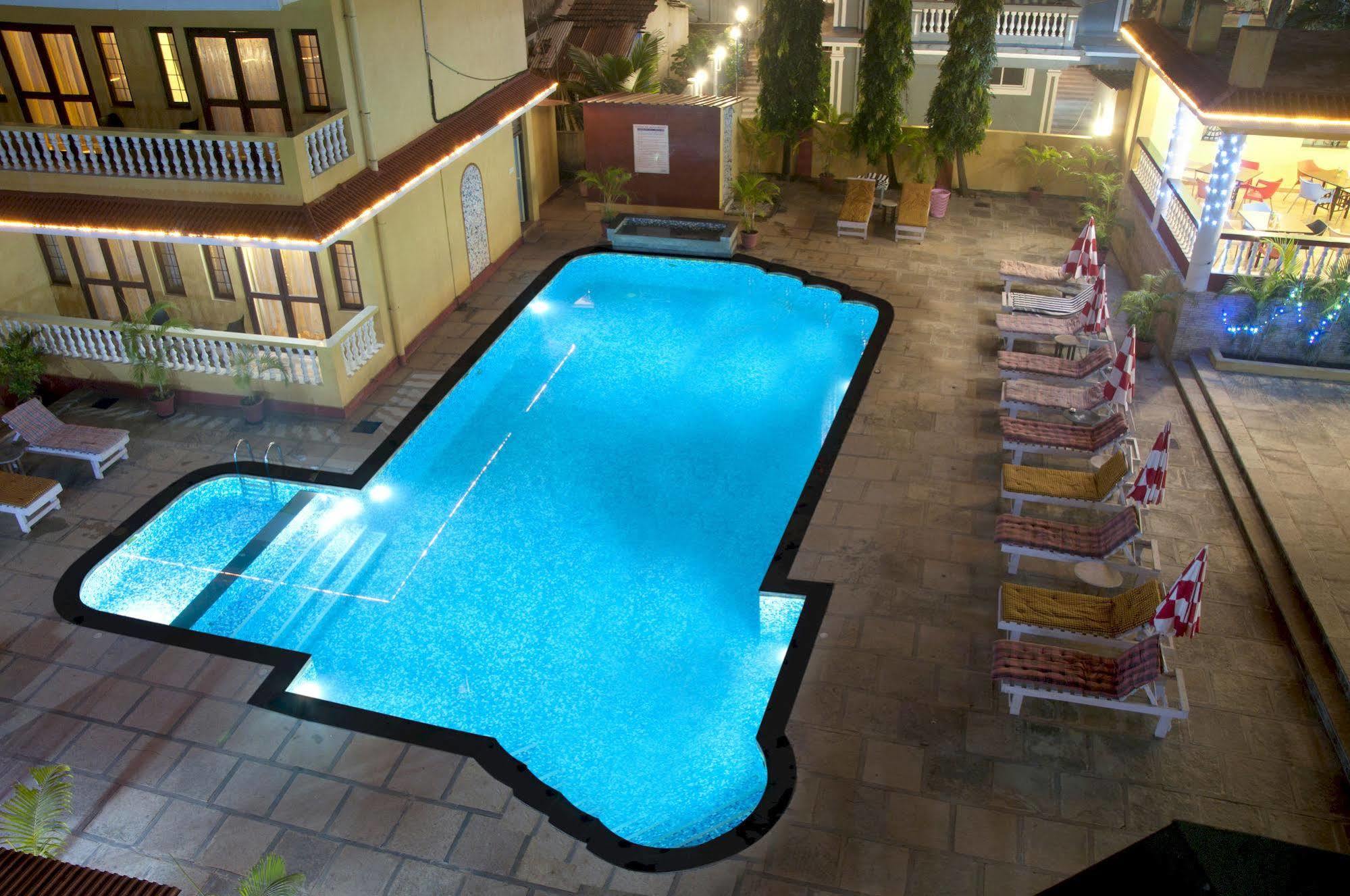 Marina Bay Beach Resort Candolim Exteriör bild