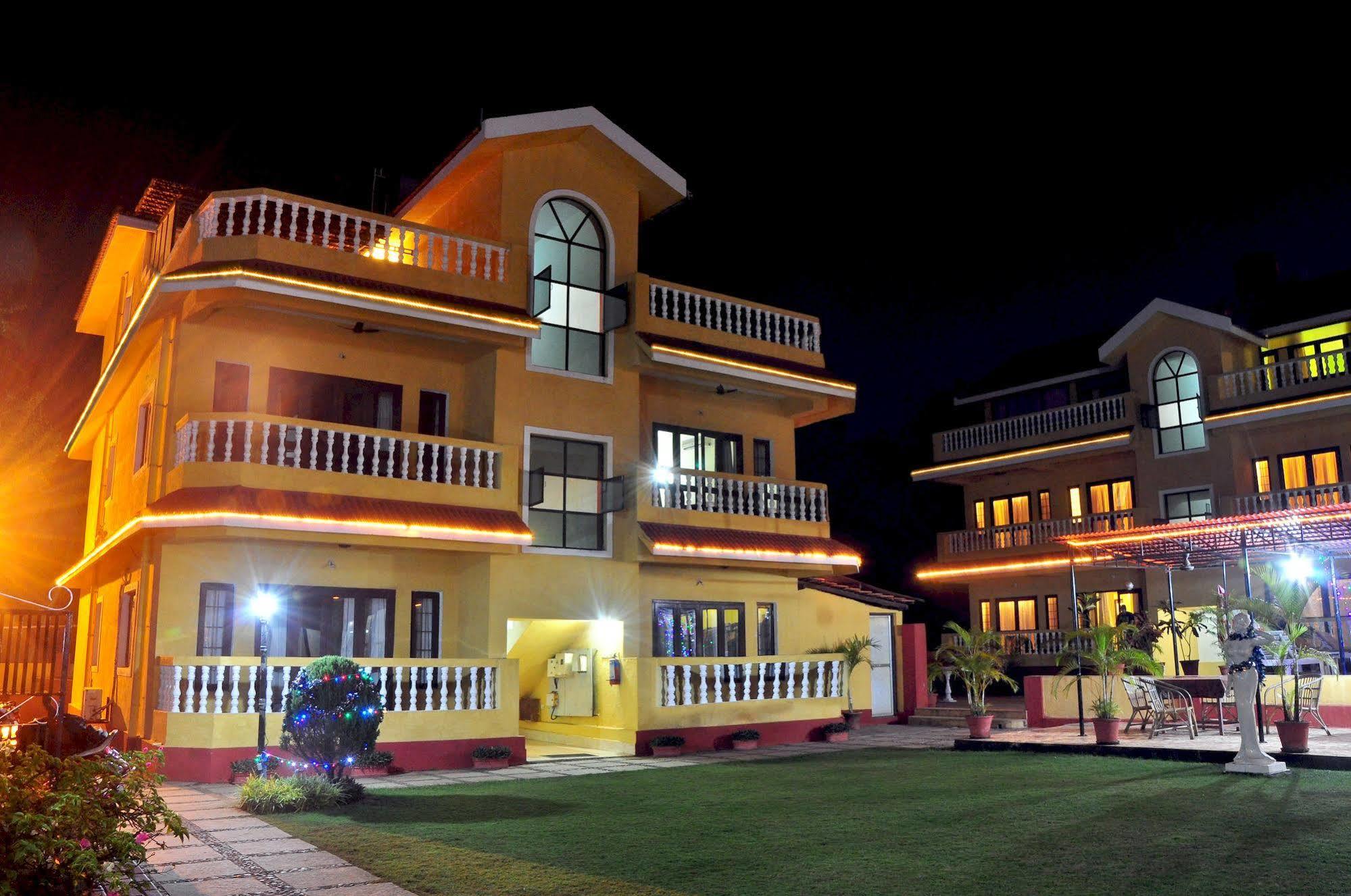 Marina Bay Beach Resort Candolim Exteriör bild