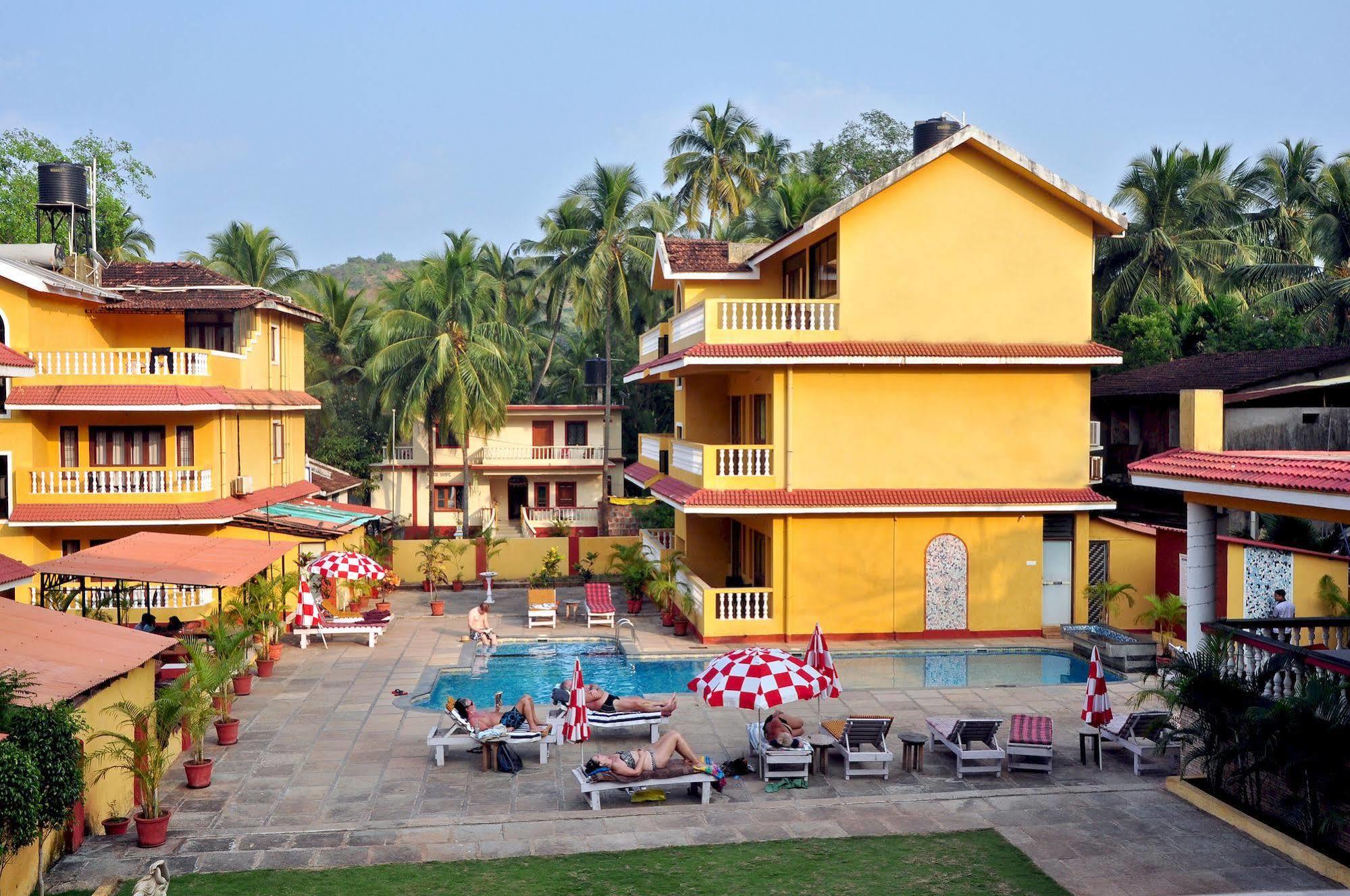 Marina Bay Beach Resort Candolim Exteriör bild